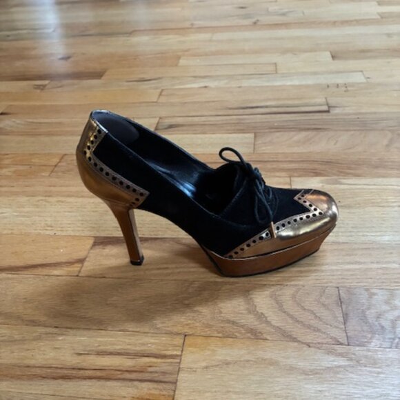 Gucci Black Suede and Gold Leather Platform Pumps 6B - Picture 2 of 9